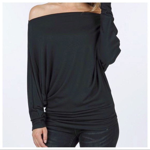 Tops - ✨LAST✨Black Slouchy off the shoulder dolman top